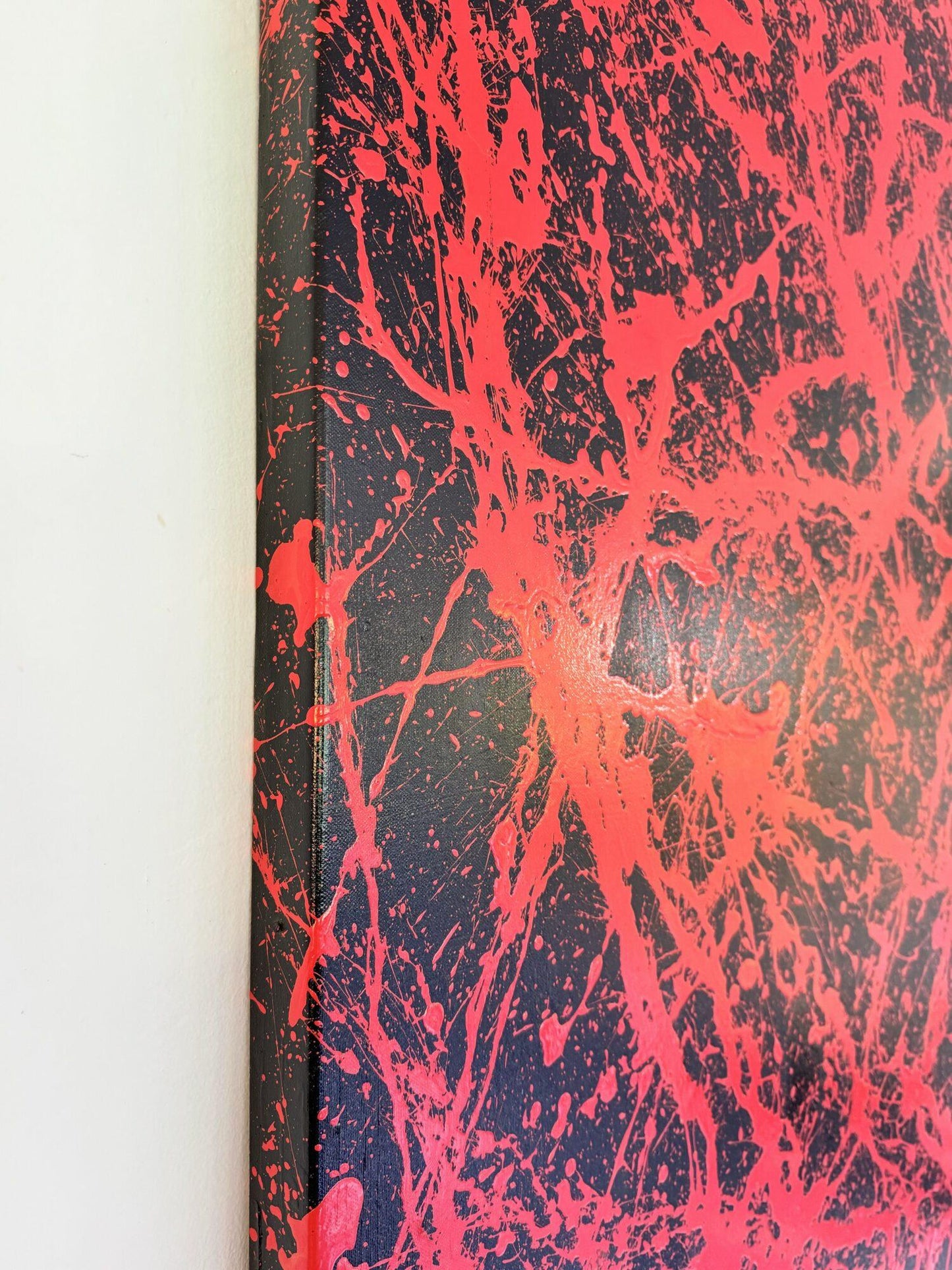 Tessitura rossa su una tela astratta — 5